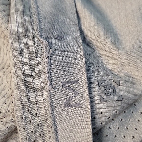 Men's Lululemon Shirt - Picture 9 of 9